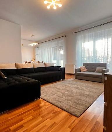 Otopeni Airport Apartment With Private Garden 외부 사진