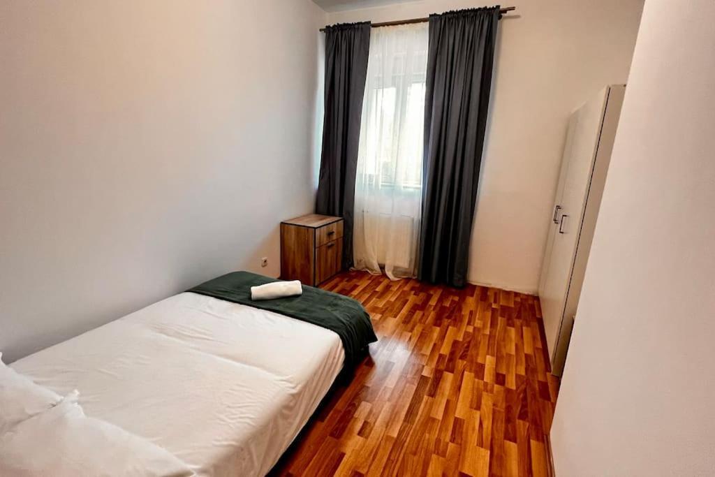 Otopeni Airport Apartment With Private Garden 외부 사진