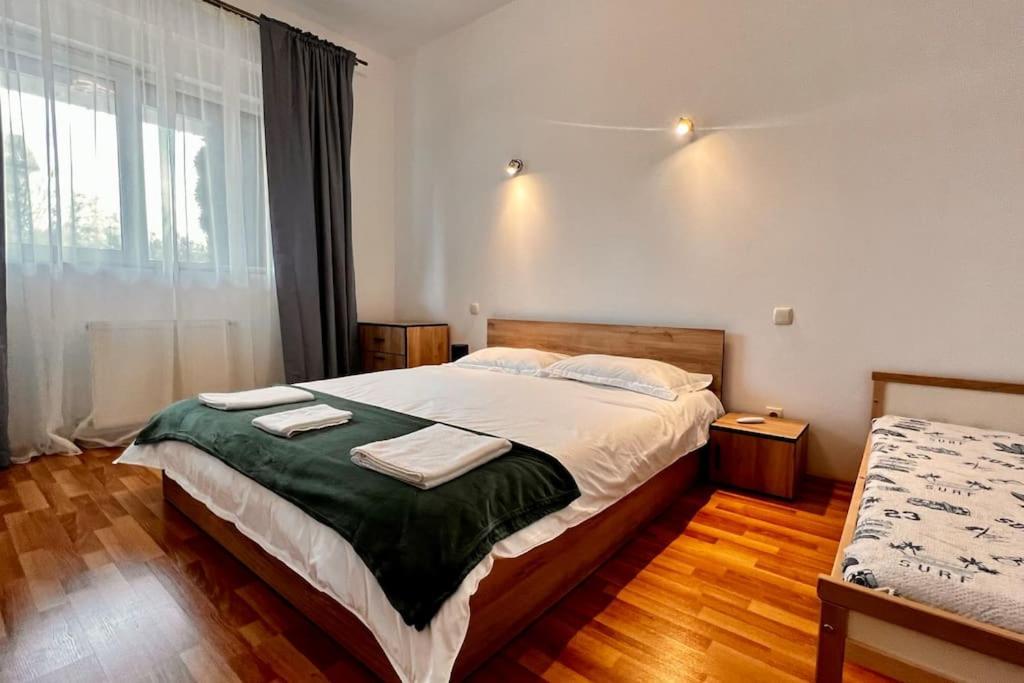 Otopeni Airport Apartment With Private Garden 외부 사진