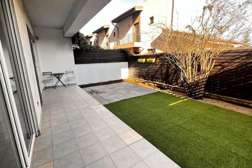Otopeni Airport Apartment With Private Garden 외부 사진