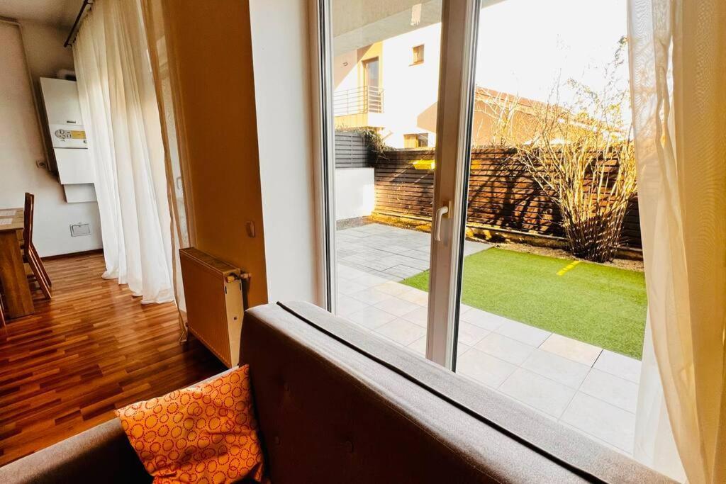 Otopeni Airport Apartment With Private Garden 외부 사진