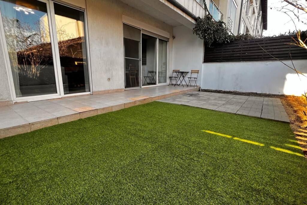 Otopeni Airport Apartment With Private Garden 외부 사진