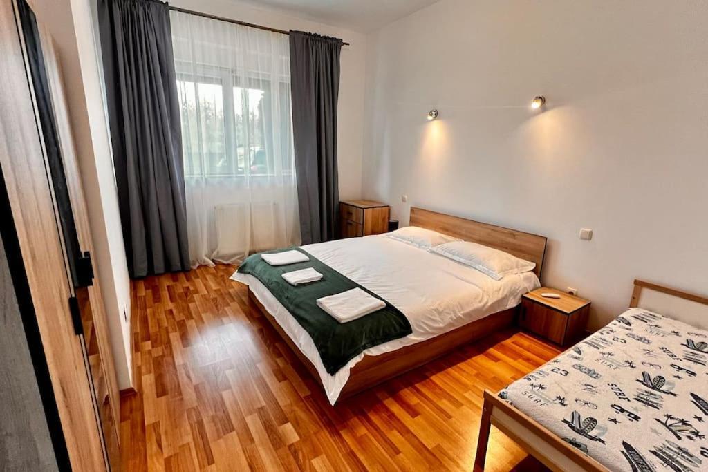 Otopeni Airport Apartment With Private Garden 외부 사진
