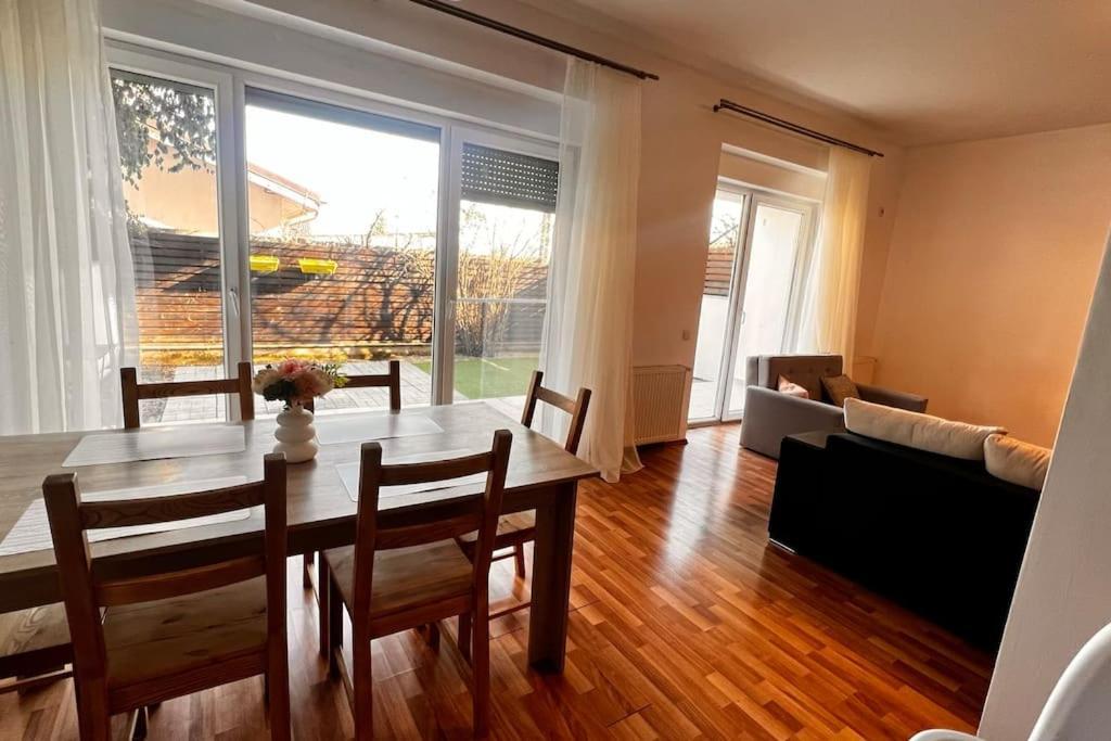 Otopeni Airport Apartment With Private Garden 외부 사진
