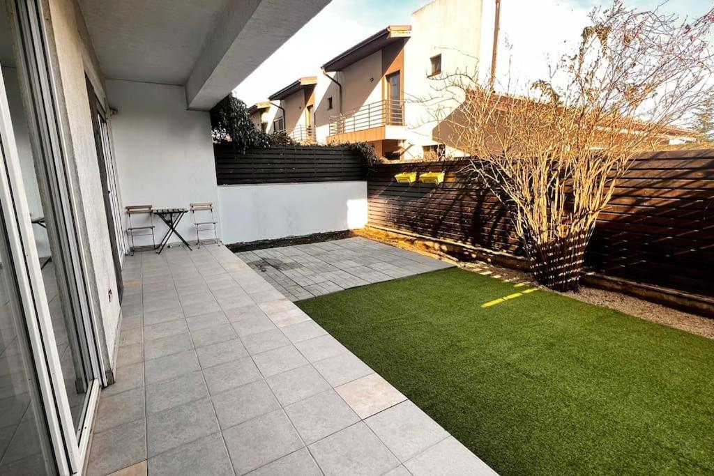 Otopeni Airport Apartment With Private Garden 외부 사진